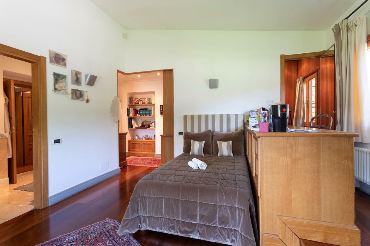Villa In Via Della Marcigliana Casale Torre San Giovanni Экстерьер фото