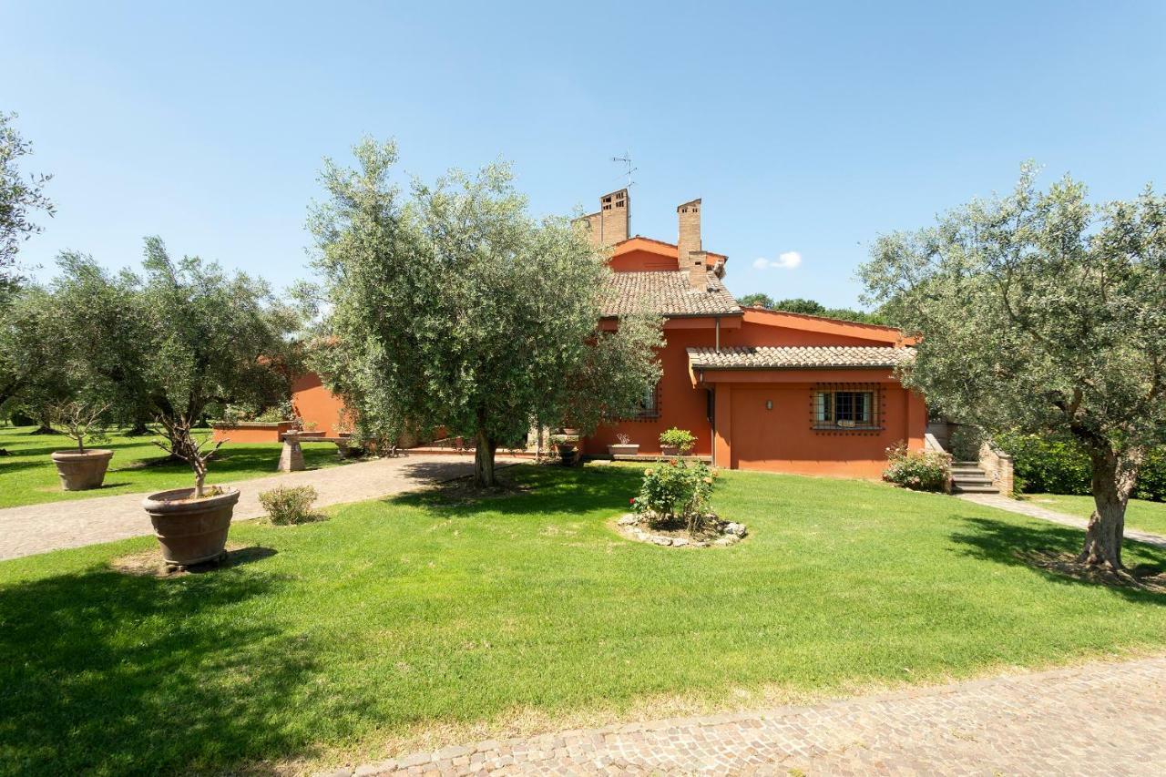 Villa In Via Della Marcigliana Casale Torre San Giovanni Экстерьер фото