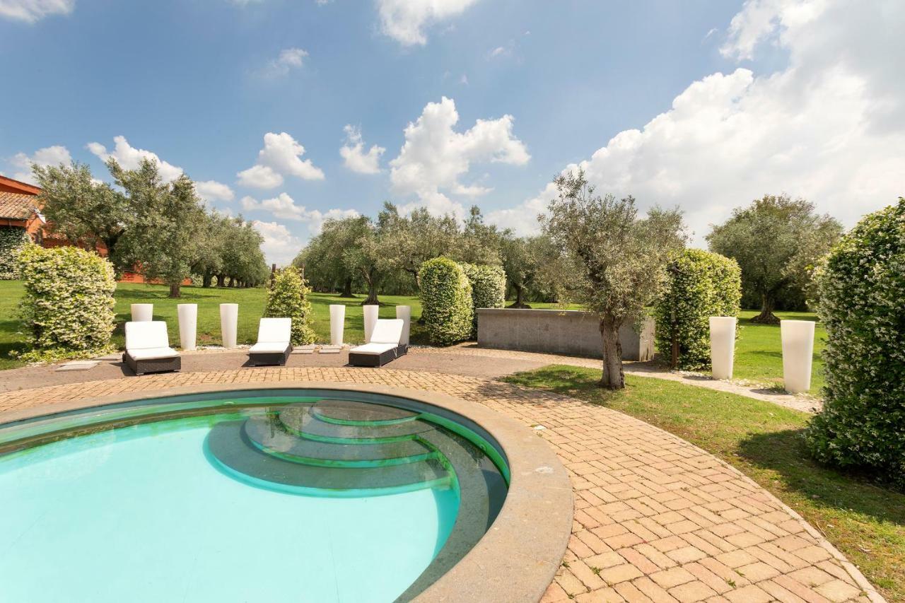 Villa In Via Della Marcigliana Casale Torre San Giovanni Экстерьер фото