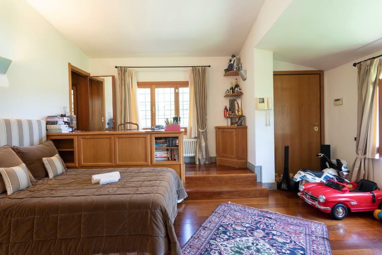 Villa In Via Della Marcigliana Casale Torre San Giovanni Экстерьер фото