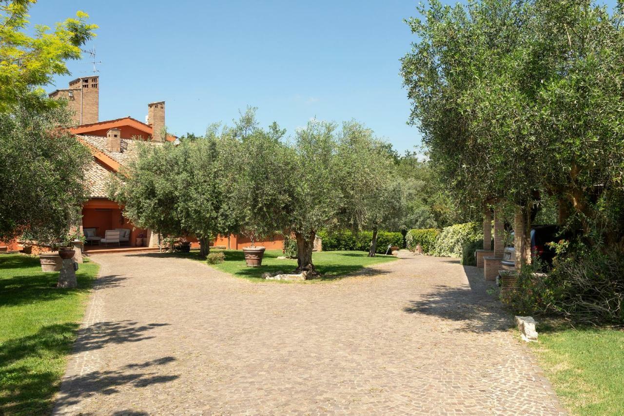 Villa In Via Della Marcigliana Casale Torre San Giovanni Экстерьер фото