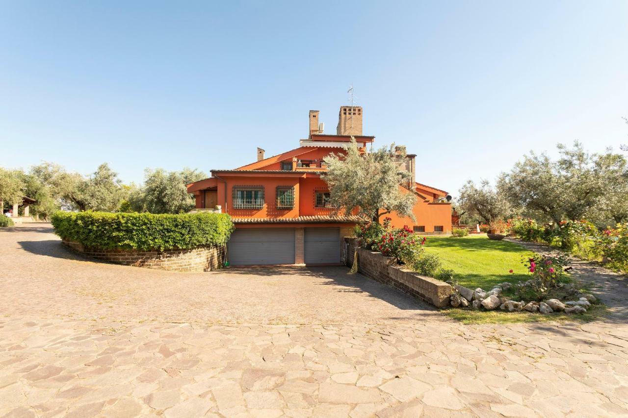 Villa In Via Della Marcigliana Casale Torre San Giovanni Экстерьер фото