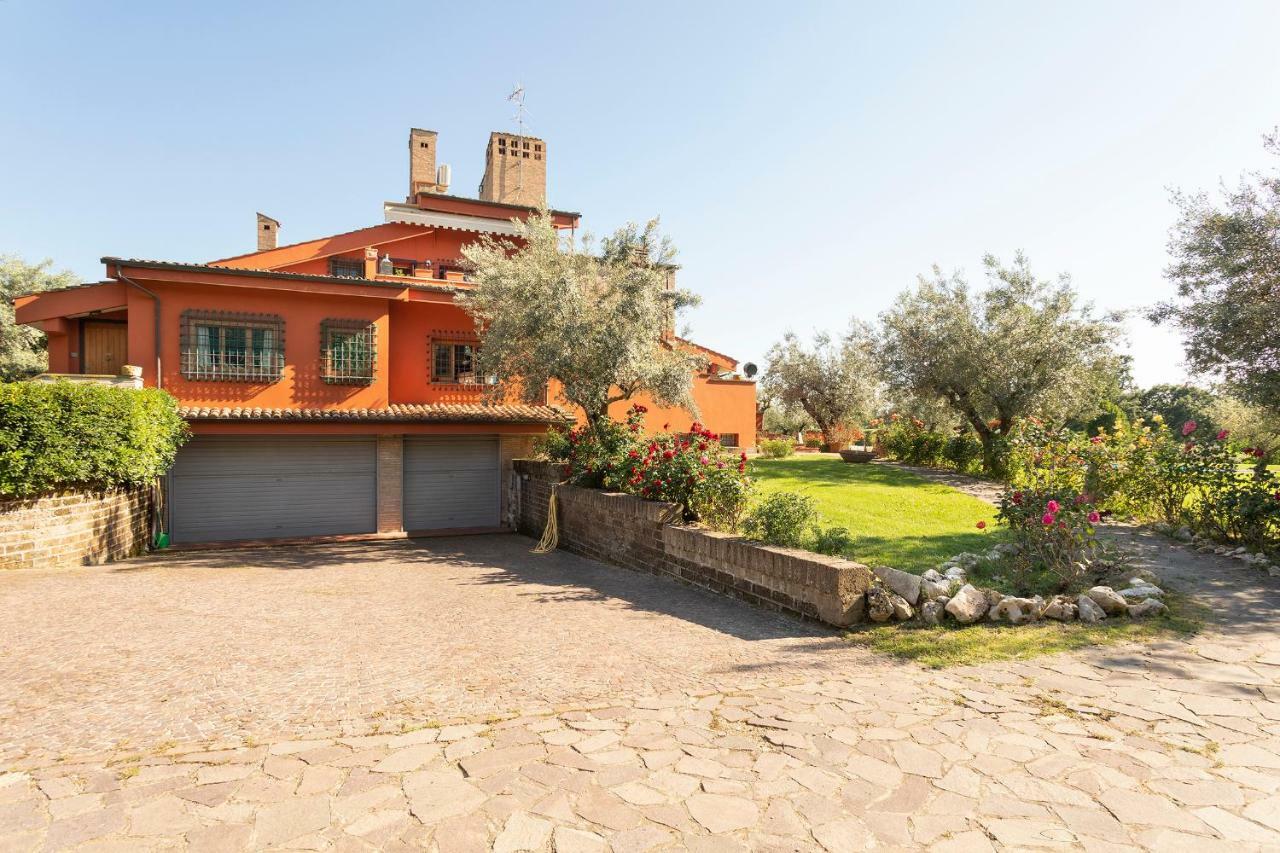 Villa In Via Della Marcigliana Casale Torre San Giovanni Экстерьер фото
