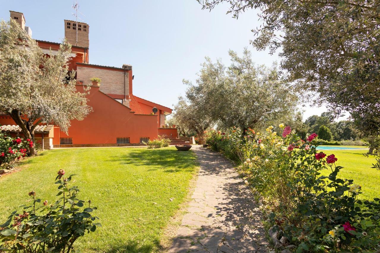 Villa In Via Della Marcigliana Casale Torre San Giovanni Экстерьер фото